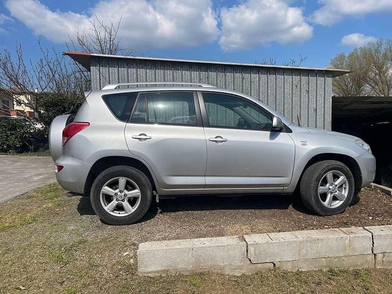 Usata Toyota RAV4 Sol 136 CV (100 kW) 2006 Argento SUV