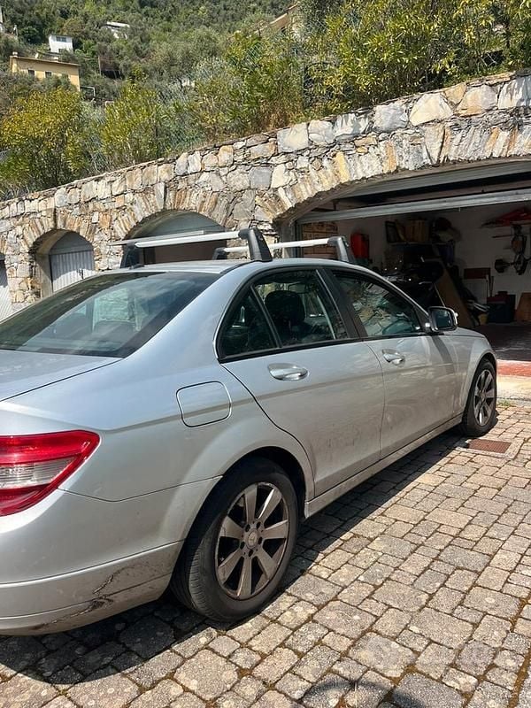 Usata Mercedes C220 170 CV (125 kW) 2007 Grigio Berlina