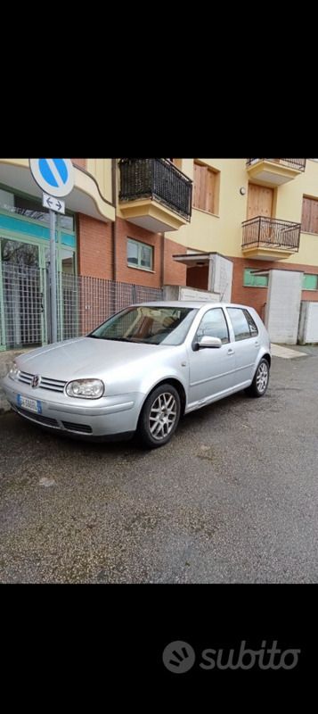 Usata VW Golf IV 90 CV (66 kW) 2002 Grigio Berlina