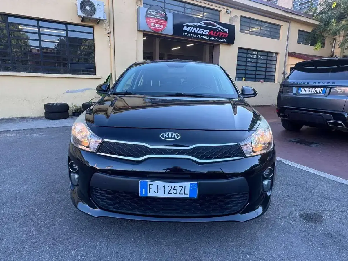 Usata Kia Rio 82 CV (60 kW) 2017 Nero Berlina