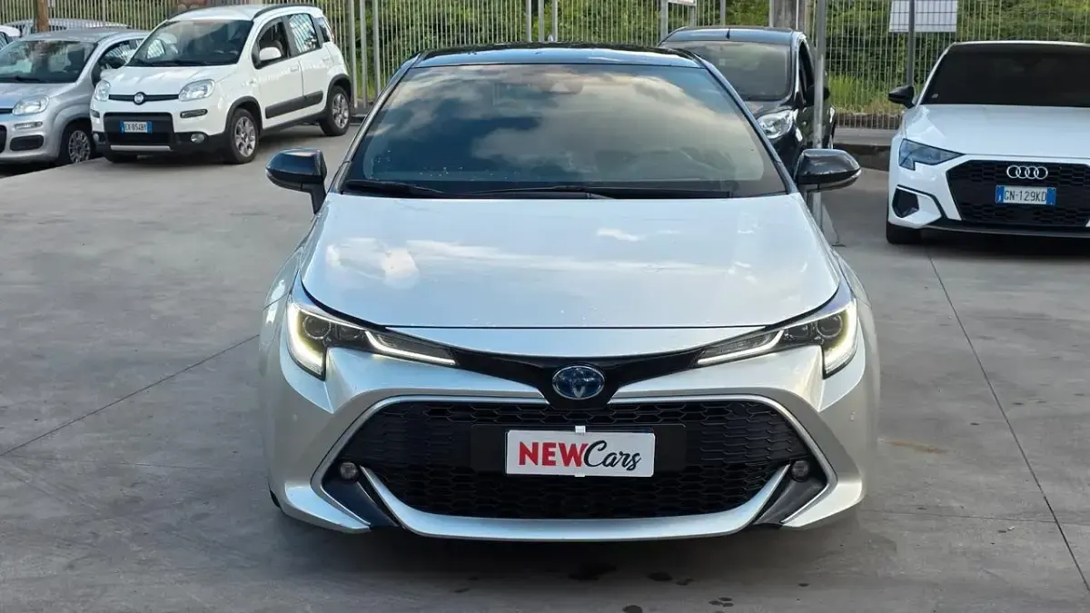 Usata Toyota Corolla Style 152 CV (111 kW) 2019 Argento Station wagon