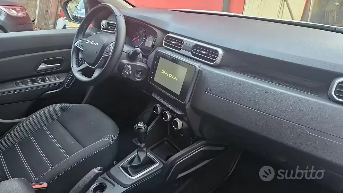 Usata Dacia Duster Journey 101 CV (74 kW) 2023 Bianco SUV