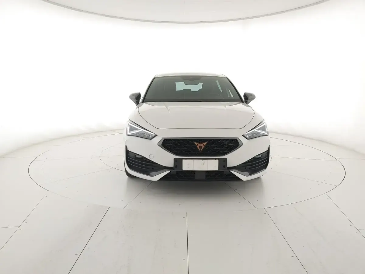 Usata Cupra Leon 150 CV (110 kW) 2023 Bianco candy Berlina