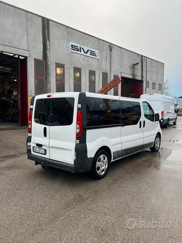 Usata Opel Vivaro 2012 Bianco Monovolume