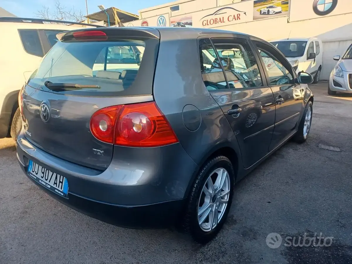 Usata VW Golf V Comfortline 105 CV (77 kW) 2007 Grigio Berlina