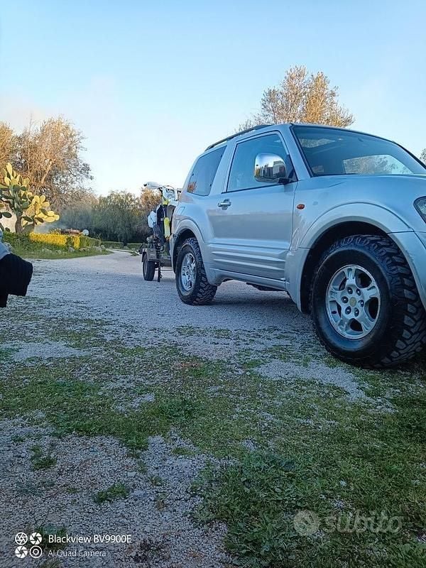 Usata Mitsubishi Pajero 160 CV (117 kW) 2003 Grigio SUV