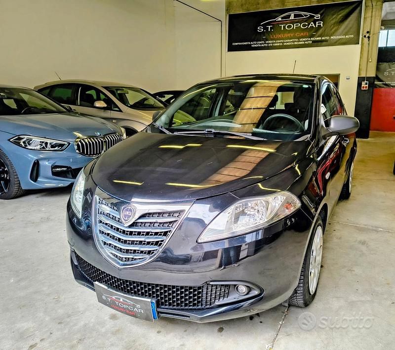 Usata Lancia Ypsilon Gold 69 CV (50 kW) 2015 Nero Utilitaria