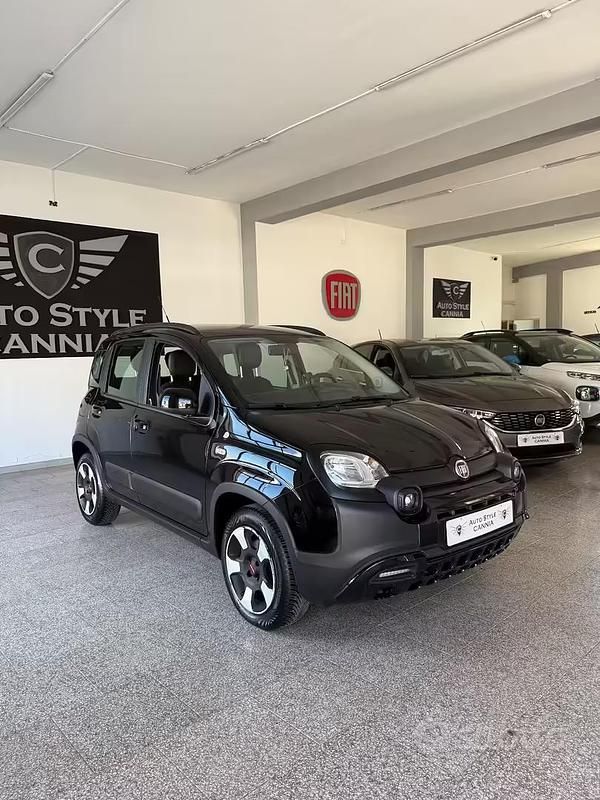 Usata Fiat Panda Cross Cross 69 CV (50 kW) 2019 Nero Utilitaria