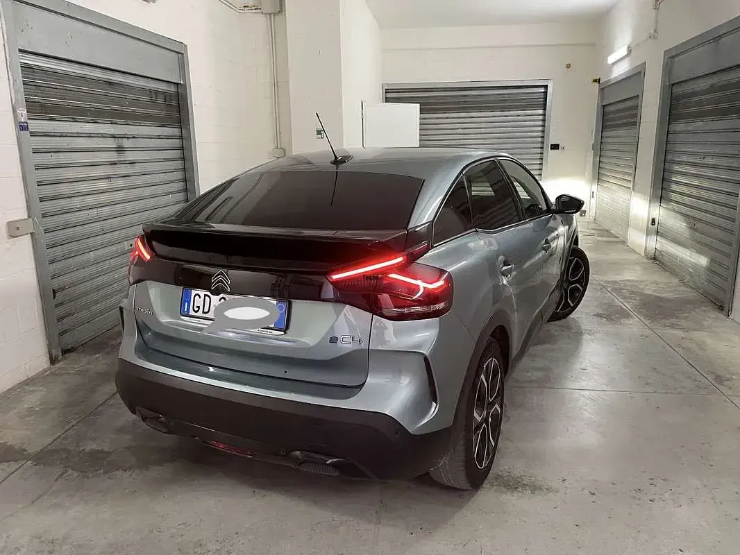 Usata Citroën e-C4 Shine 100 kW (136 CV) 2021 Blu Berlina