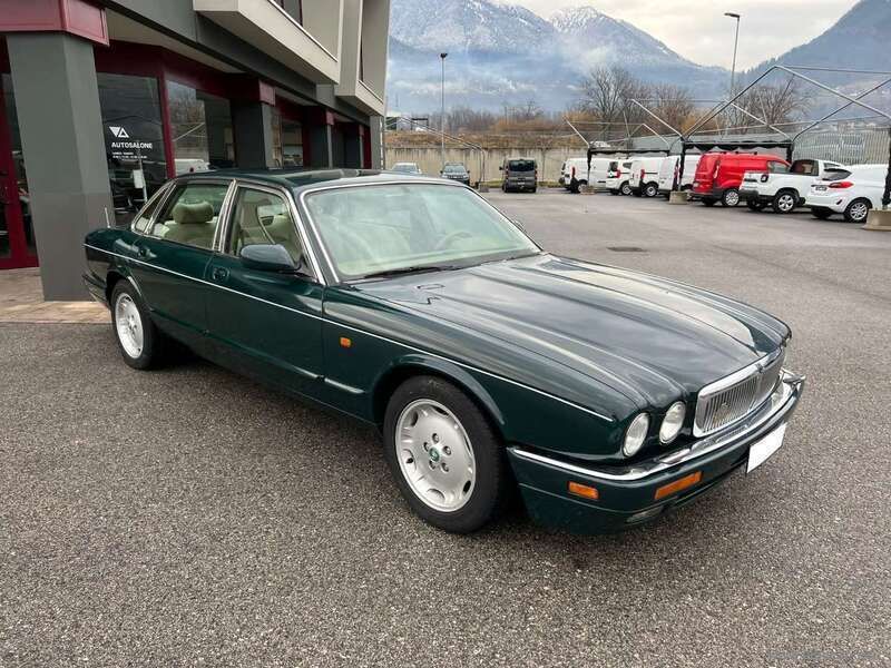Usata Jaguar XJ Sovereign 241 CV (177 kW) 1995 Verde Berlina