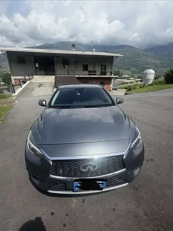 Usata Infiniti Q30 109 CV (80 kW) 2019 Grigio Berlina