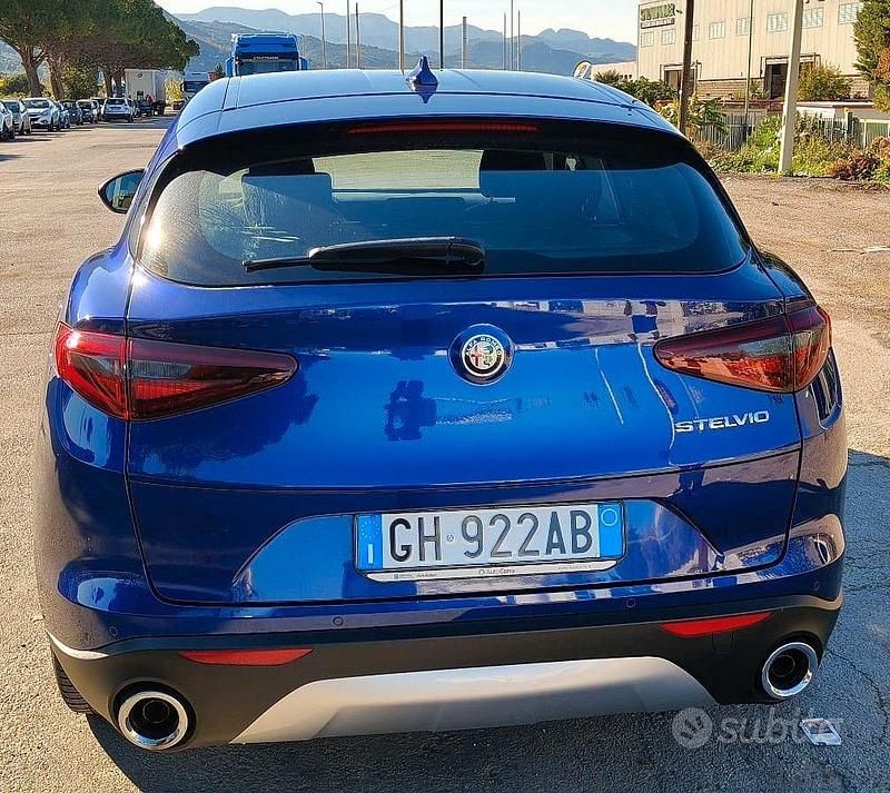 Usata Alfa Romeo Stelvio 160 CV (117 kW) 2021 Blu SUV