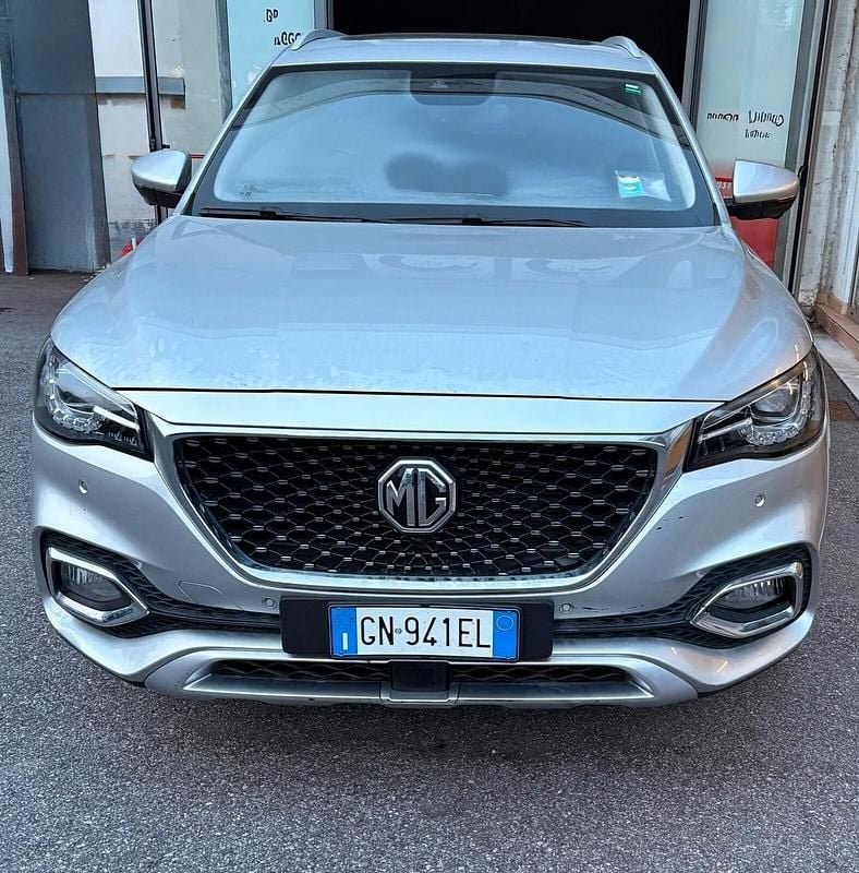 Usata MG HS Luxury 169 CV (124 kW) 2025 Argento SUV