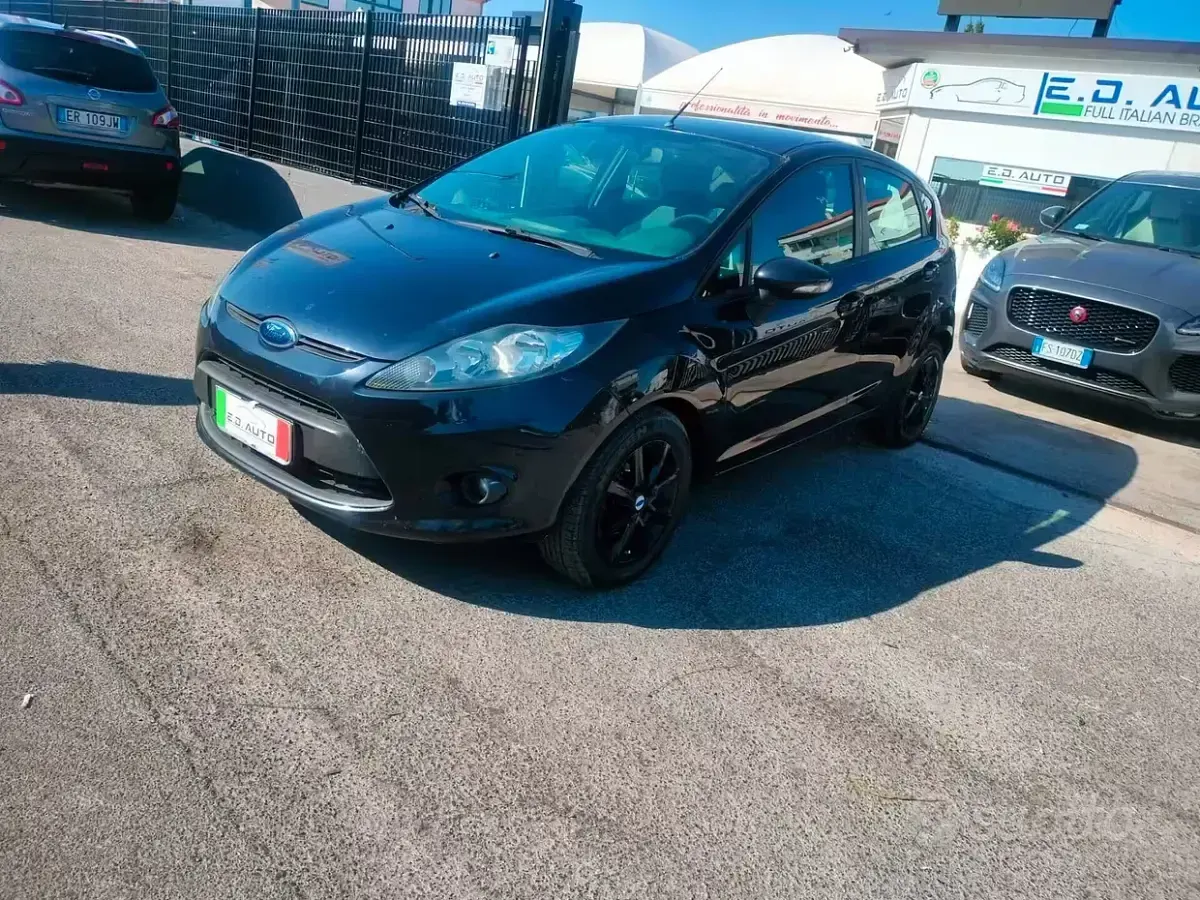 Usata Ford Fiesta Titanium 68 CV (50 kW) 2010 Nero Berlina