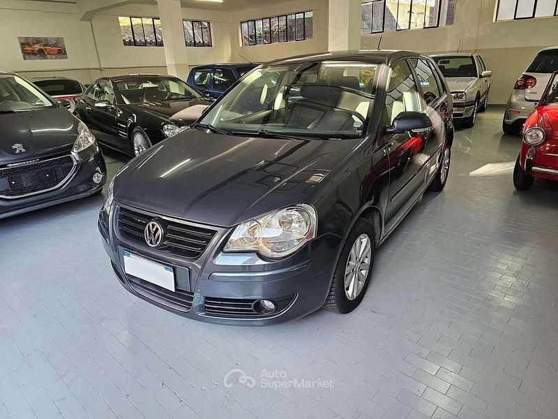 Grigio fumo di londra Usata 2009 VW Polo Comfortline Berlina | 4300 € (Super prezzo) - Immagine 1/4