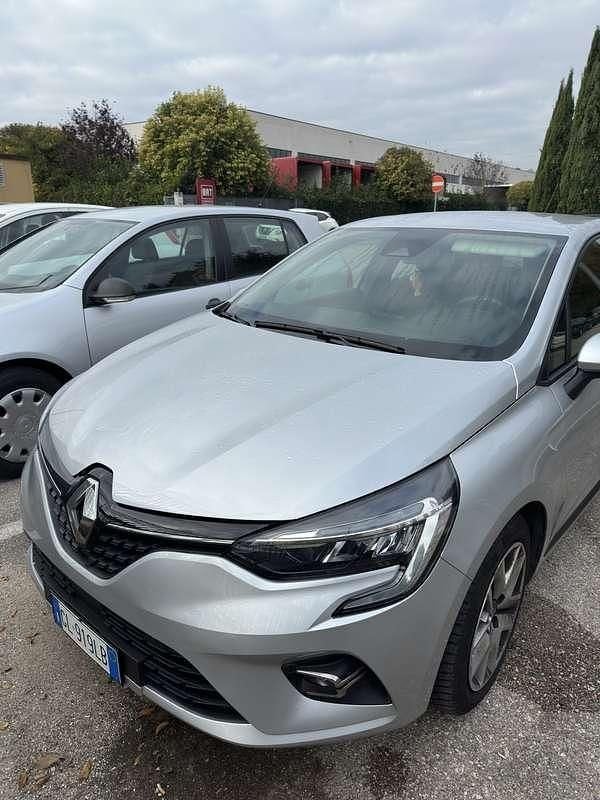Usata Renault Clio V Business 91 CV (66 kW) 2022 Argento Berlina