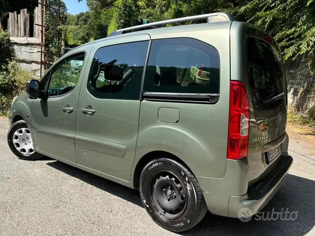 Usata Peugeot Partner Tepee 109 CV (80 kW) 2010 Verde Monovolume
