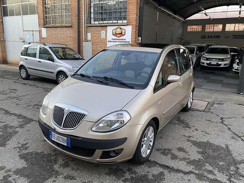 Usata Lancia Musa 95 CV (69 kW) 2006 Oro Monovolume