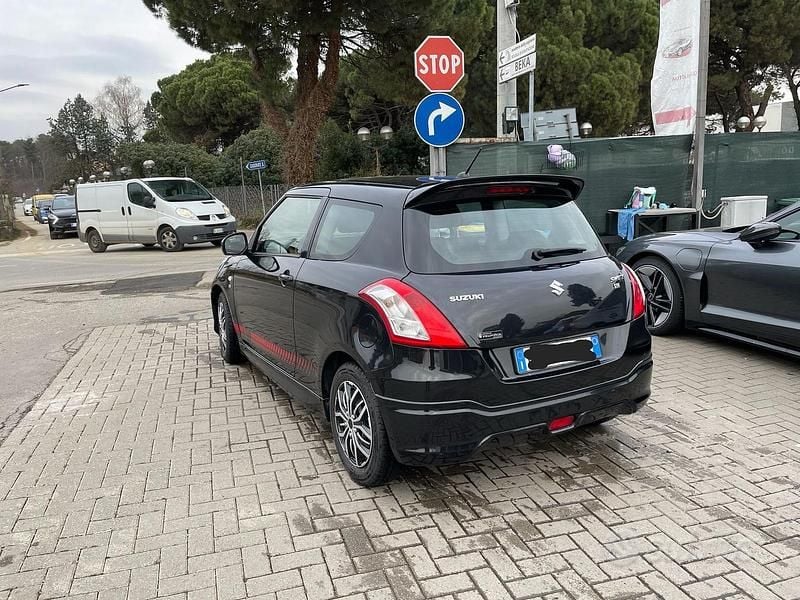 Usata Suzuki Swift 94 CV (69 kW) 2011 Nero Utilitaria