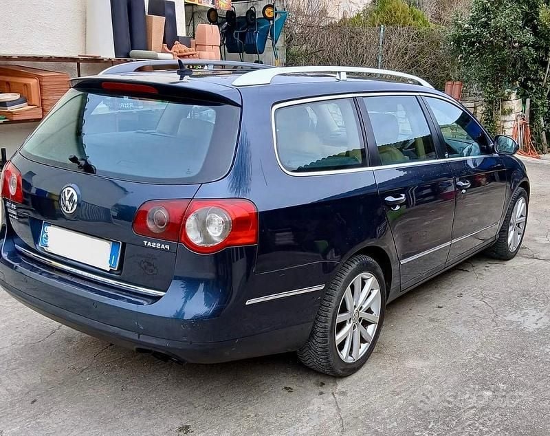 Usata VW Passat Highline 140 CV (102 kW) 2006 Blu Station wagon