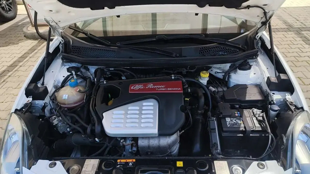 Usata Alfa Romeo Giulietta Super 120 CV (88 kW) 2017 Bianco Utilitaria