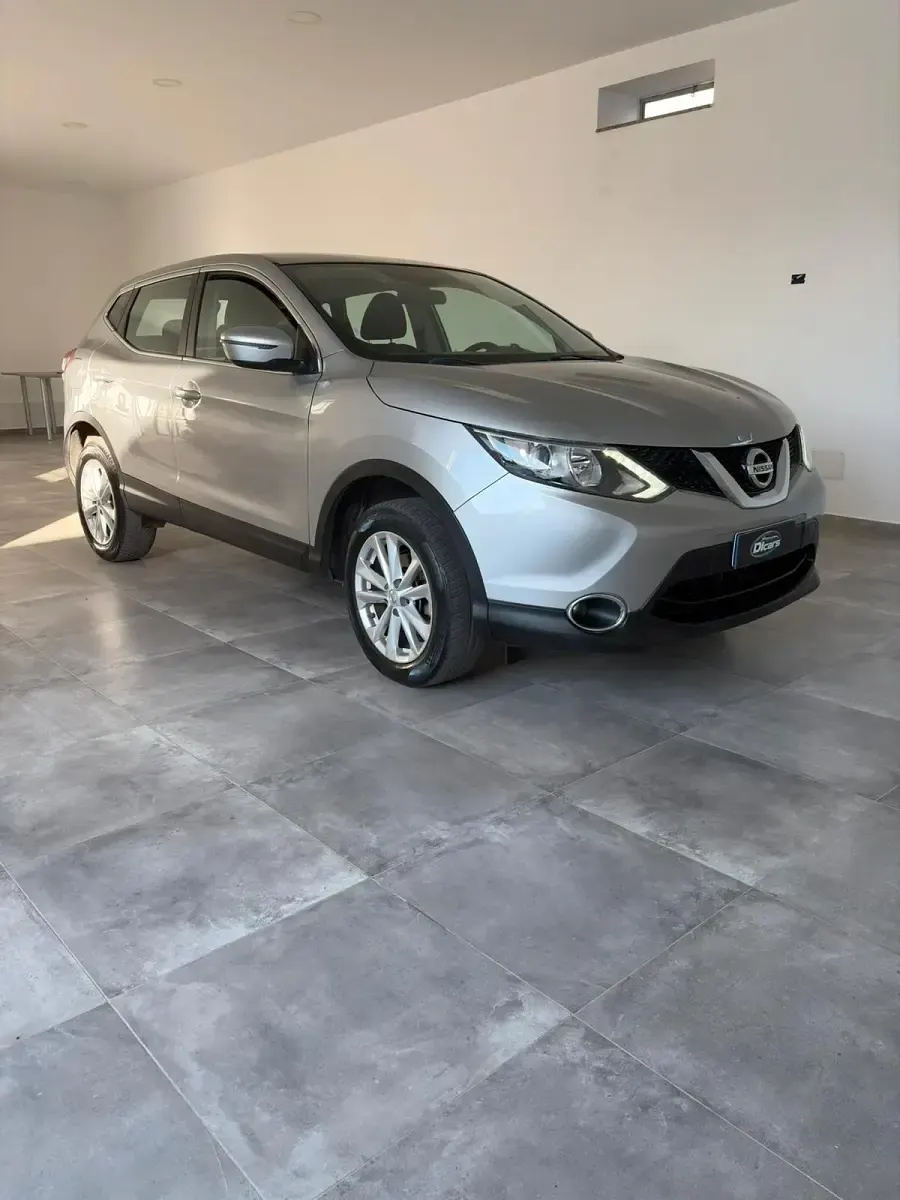 Usata Nissan Qashqai Tekna 131 CV (96 kW) 2016 Argento SUV
