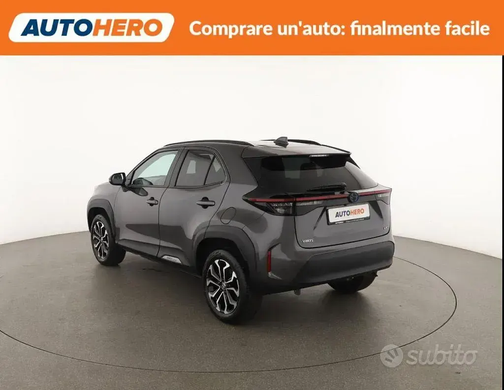 Usata Toyota Yaris Cross Trend 131 CV (96 kW) 2024 Grigio SUV