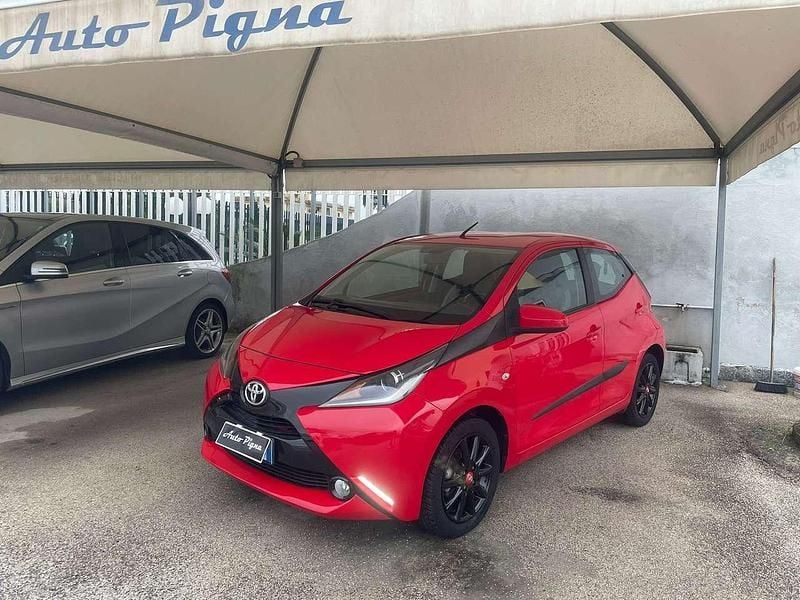Rosso Usata 2014 Toyota Aygo X-cite Due volumi | 7600 € (Buon prezzo) - Immagine 1/4