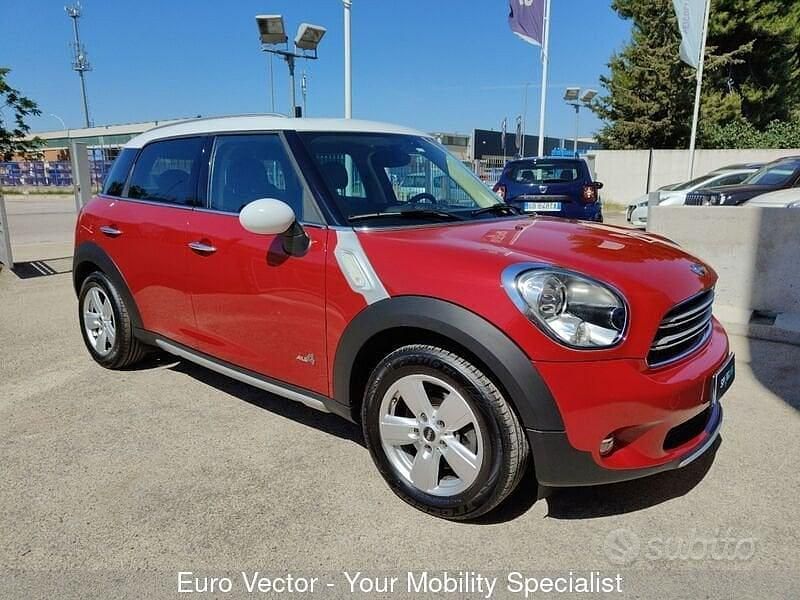 Usata Mini Cooper D Countryman Business 111 CV (81 kW) 2015 Rosso SUV