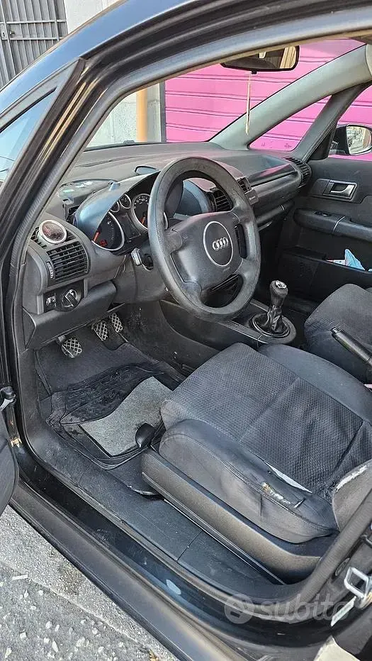 Usata Audi A2 75 CV (55 kW) 2004 Nero Utilitaria