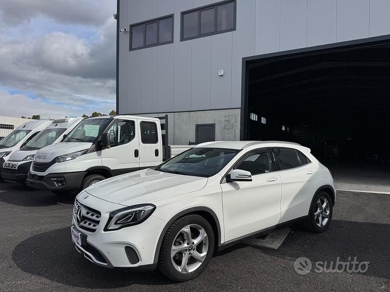 Usata Mercedes GLA200 136 CV (100 kW) 2019 Bianco SUV