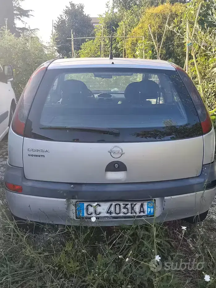 Usata Opel Corsa 58 CV (42 kW) 2002 Grigio Utilitaria