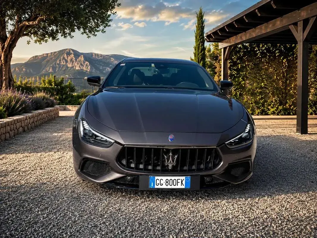 Usata Maserati Ghibli 275 CV (202 kW) 2021 Grigio Berlina