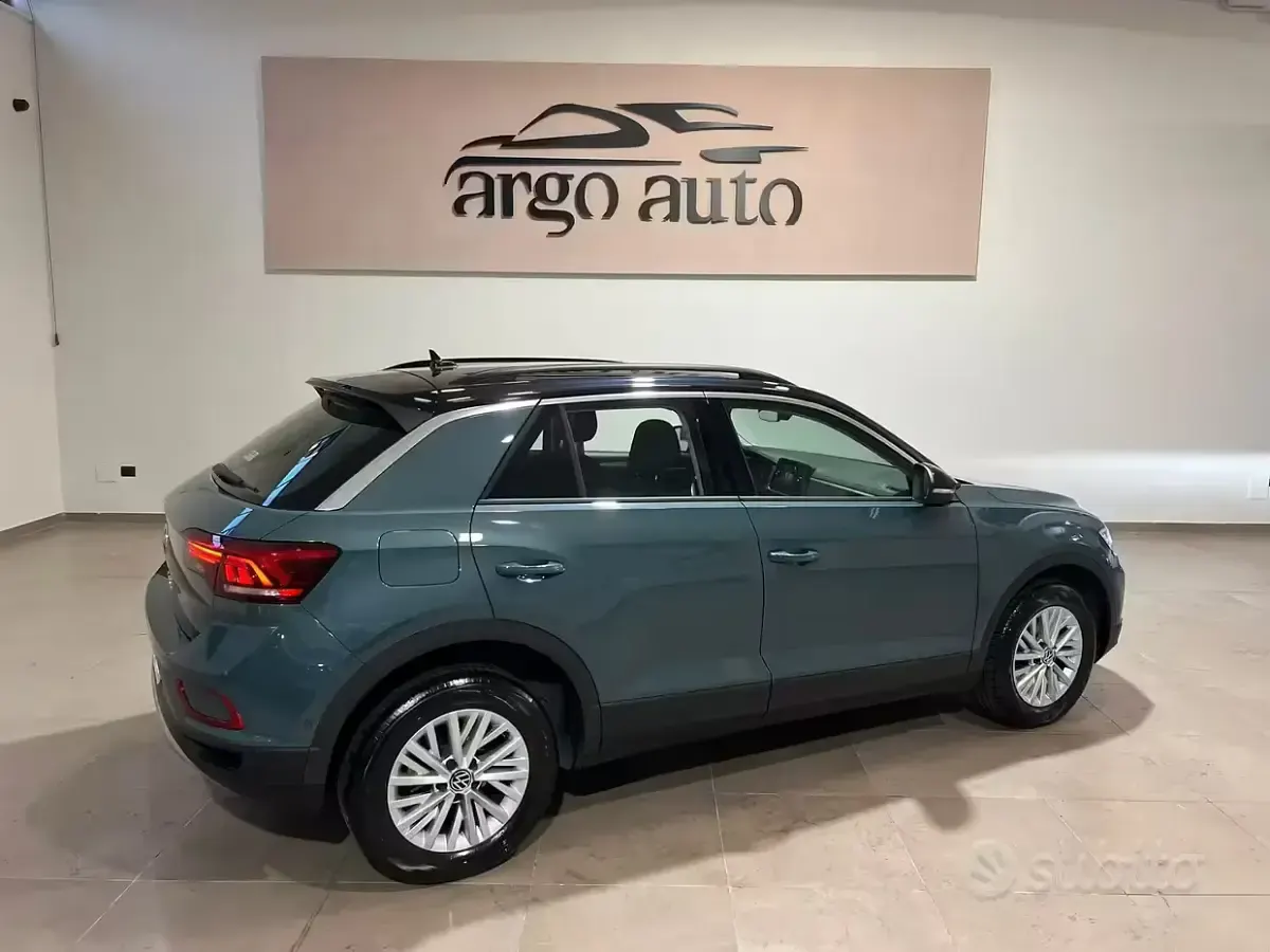 Usata VW T-Roc Style 110 CV (80 kW) 2022 Blu SUV