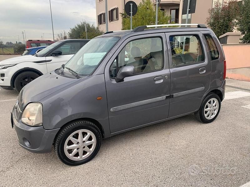 Usata Opel Agila 69 CV (50 kW) 2007 Grigio Utilitaria