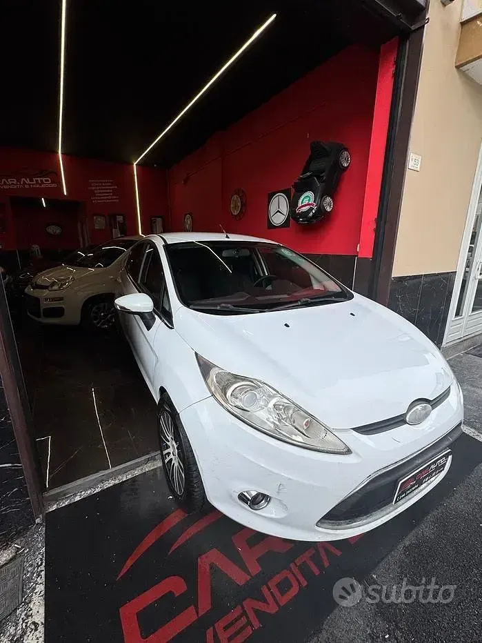 Usata Ford Fiesta Titanium 90 CV (66 kW) 2010 Bianco Berlina