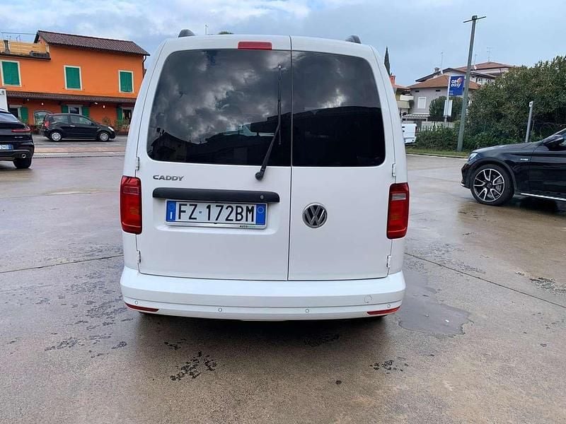 Usata VW Caddy Trendline 122 CV (89 kW) 2019 Giallo pastello Monovolume