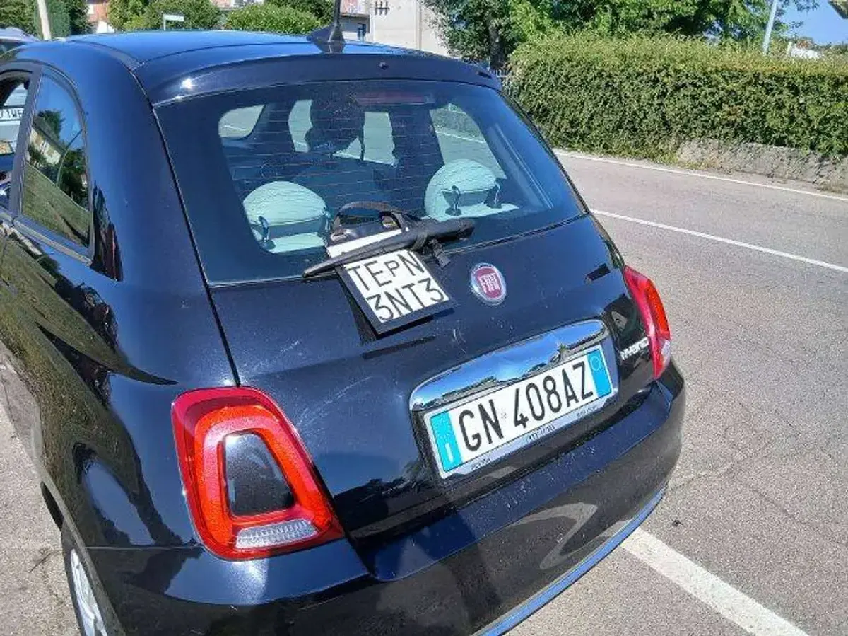 Usata Fiat 500 Dolcevita 69 CV (50 kW) 2021 Nero Utilitaria
