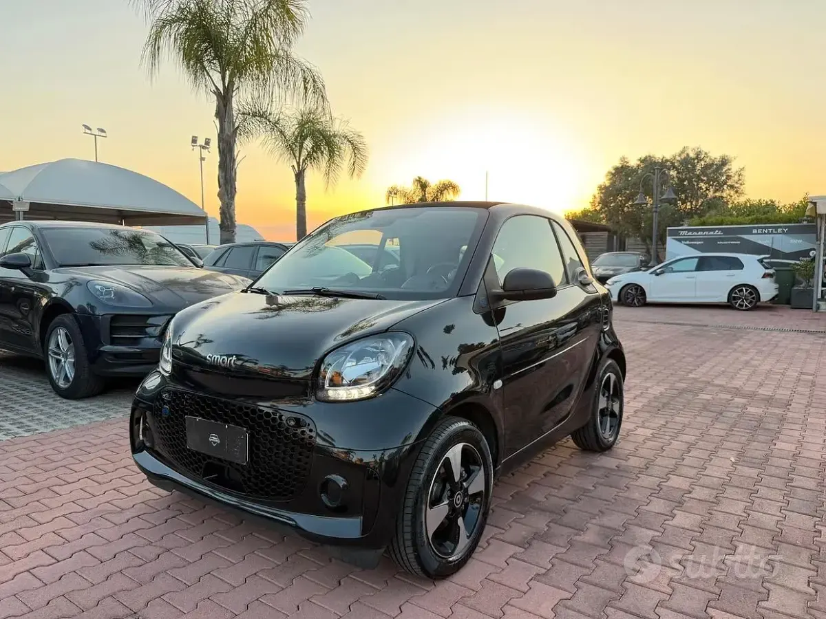 Usata Smart ForTwo Electric Drive 41 kW (56 CV) 2022 Nero Berlina