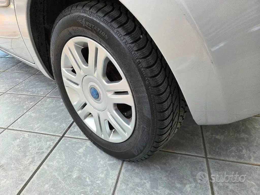 Usata Fiat Idea Dynamic 90 CV (66 kW) 2006 Grigio Monovolume