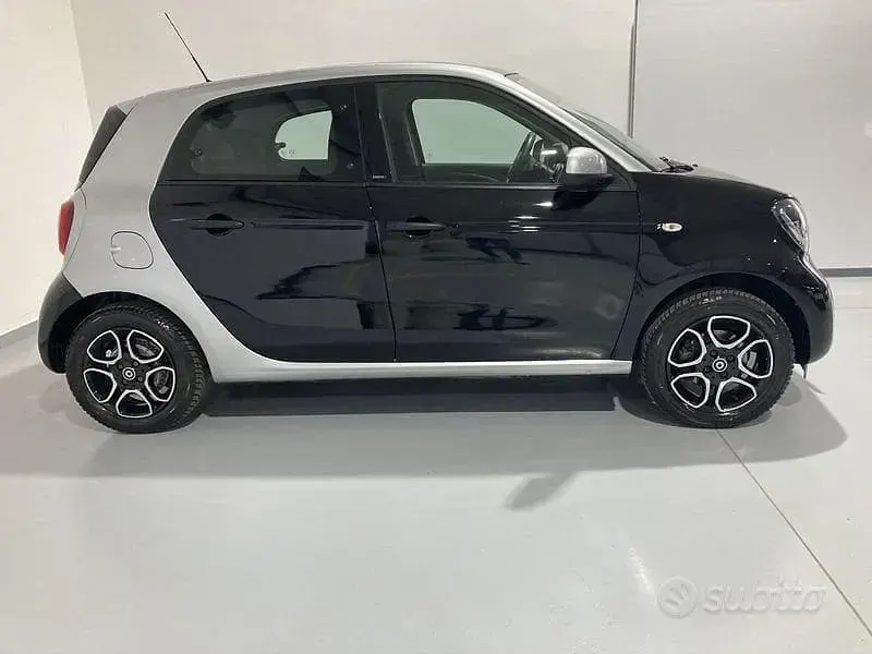 Usata Smart ForFour Passion 71 CV (52 kW) 2018 Nero Utilitaria