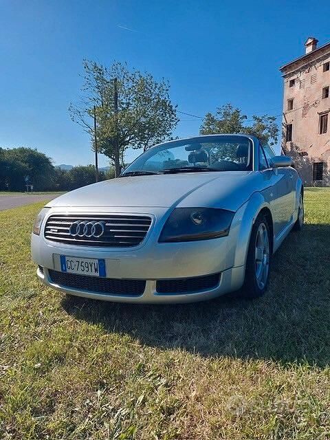 Usata Audi TT Roadster 225 CV (165 kW) 2000 Grigio Cabrio
