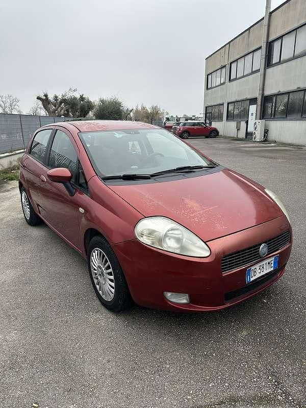 Usata Fiat Grande Punto Dynamic 65 CV (47 kW) 2006 Utilitaria