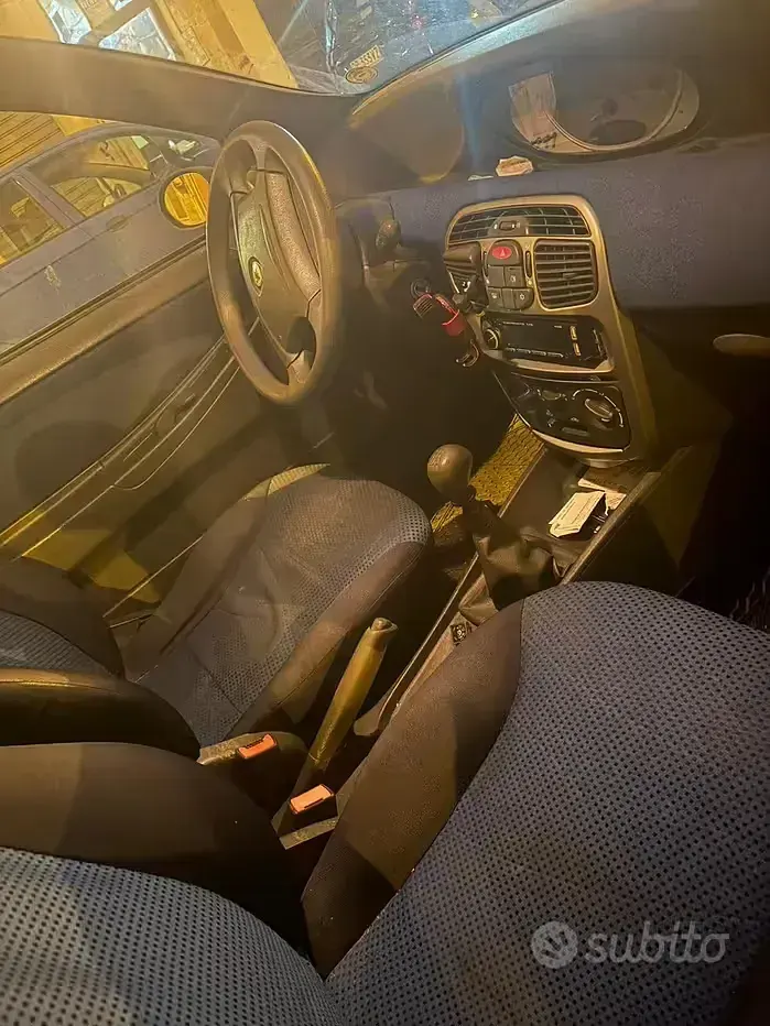 Usata Lancia Ypsilon 60 CV (44 kW) 2003 Bluazzurro Utilitaria