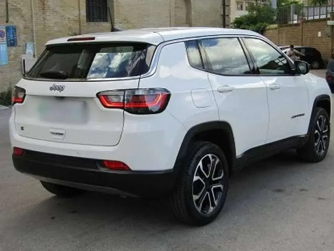 Usata Jeep Compass Altitude 131 CV (96 kW) 2024 Bianco SUV
