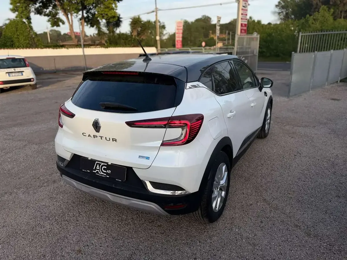 Usata Renault Captur Techno 94 CV (69 kW) 2022 Bianco SUV