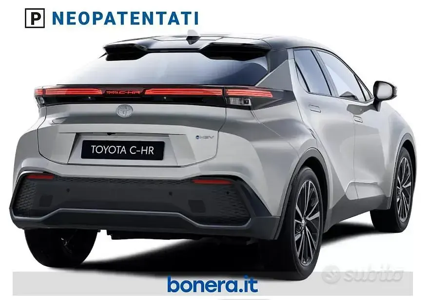 Nuova Toyota C-HR Lounge 140 CV (102 kW) 2026 Argento SUV