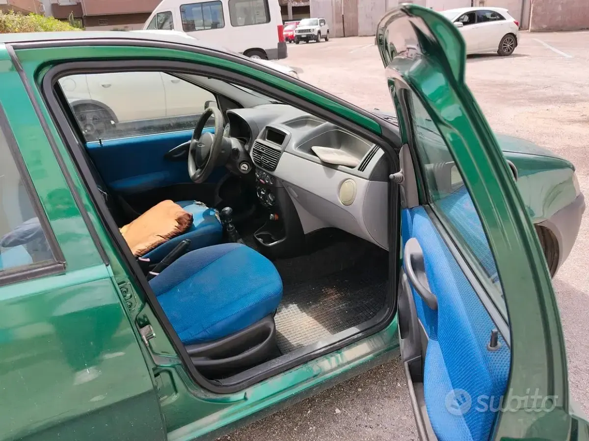 Usata Fiat Punto 60 CV (44 kW) 2002 Verde Utilitaria