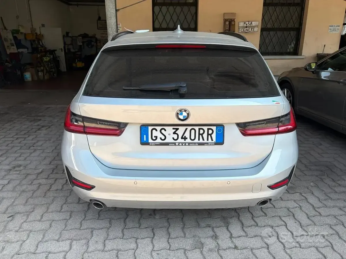 Usata BMW 318 Efficient Dynamics 150 CV (110 kW) 2021 Grigio Station wagon