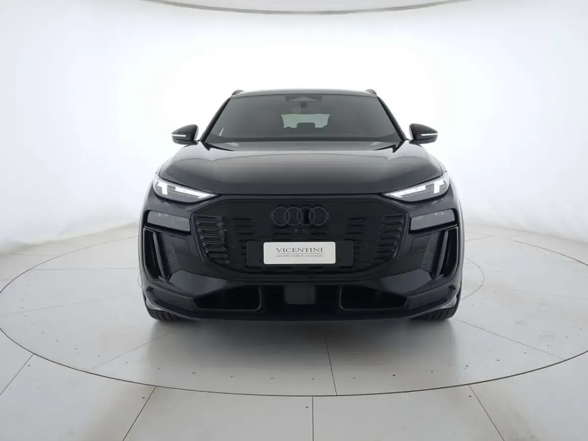 Nuova Audi Q6 Sportback e-tron S-Line 239 kW (326 CV) 2026 Grigio magnete SUV